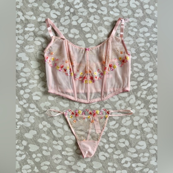 Victoria's Secret Other - Victoria’s Secret Bloom Embroidery XL longline corset top and thong
